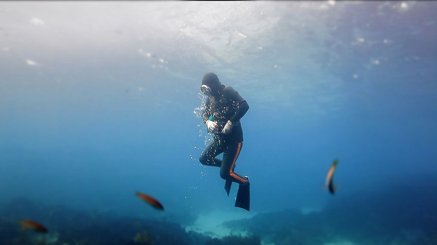 물숨 Breathing Underwater 사진