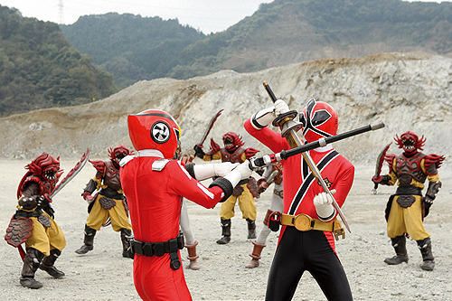 사무라이전대 신켄저 VS 고온저 은막 BANG!! Samurai Sentai Shinkenger vs. Go-onger Ginmaku Bang!! 侍戦隊シンケンジャーVSゴーオンジャー 銀幕BANG!!劇照