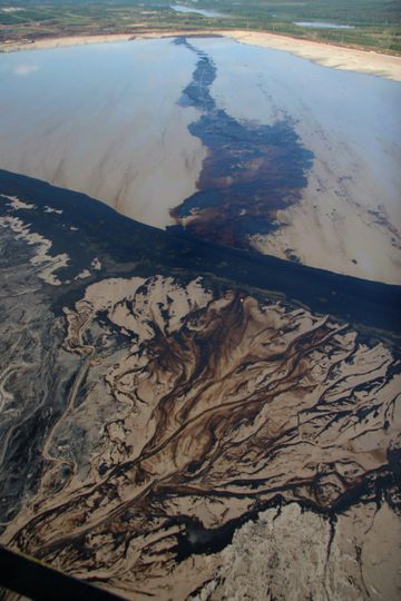 페트로폴리스 Petropolis: Aerial Perspectives on the Alberta Tar Sands劇照