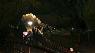 THE CAVE サッカー少年救出までの18日間 사진