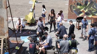 玩命特區2014，暴力街區 Brick Mansions劇照