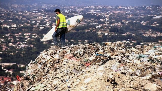 인간 vs 쓰레기 Super Trash Photo