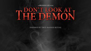 ảnh ฝรั่งเซ่นผี Dont Look at the Demon