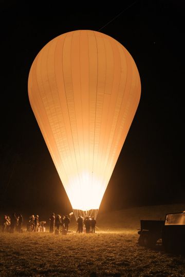 翻牆熱氣球 Balloon Foto