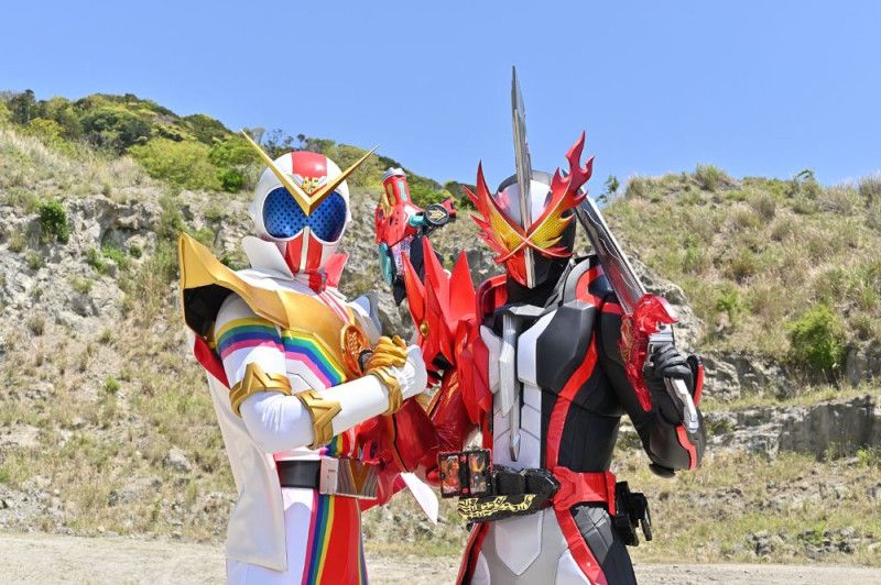 幪面超人聖刃 + 機界戰隊全開者 SUPERHERO戰記 Kamen Rider Saber + Kikai Sentai Zenkaiger SUPERHERO SENKI 写真