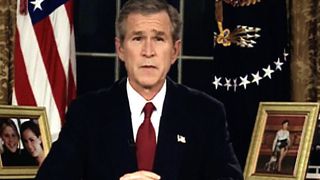 ảnh 빙 더블유 Being W, Dans la peau de George Bush