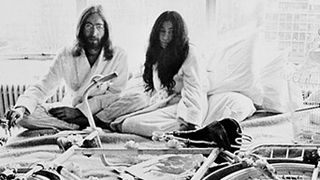 베드인 John and Yoko: The Bed-In 사진