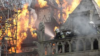 노트르담 온 파이어 Notre Dame on Fire 사진