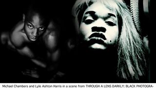 Through a Lens Darkly: Black Photographers and the Emergence of a People a Lens Darkly: Black Photographers and the Emer劇照