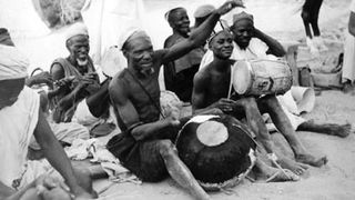 투루와 비티 Tourou and Bitti: The Drums of the Past, Tourou et Bitti, les tambours d\'avant劇照