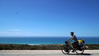 オーストリアからオーストラリアへ　ふたりの自転車大冒険 写真