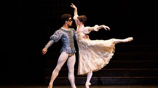 英国ロイヤル・オペラ・ハウス　シネマシーズン 2021/22 ロイヤル・バレエ「ロミオとジュリエット」 写真