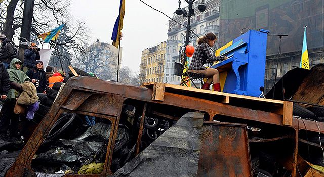 ピアノ　ウクライナの尊厳を守る闘い 写真