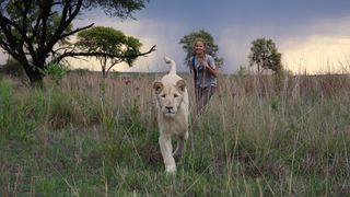 화이트 라이언 찰리 Mia and the White Lion Photo