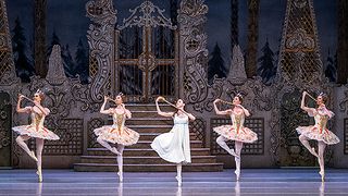 英国ロイヤル・オペラ・ハウス　シネマシーズン 2021/22 ロイヤル・バレエ「くるみ割り人形」劇照