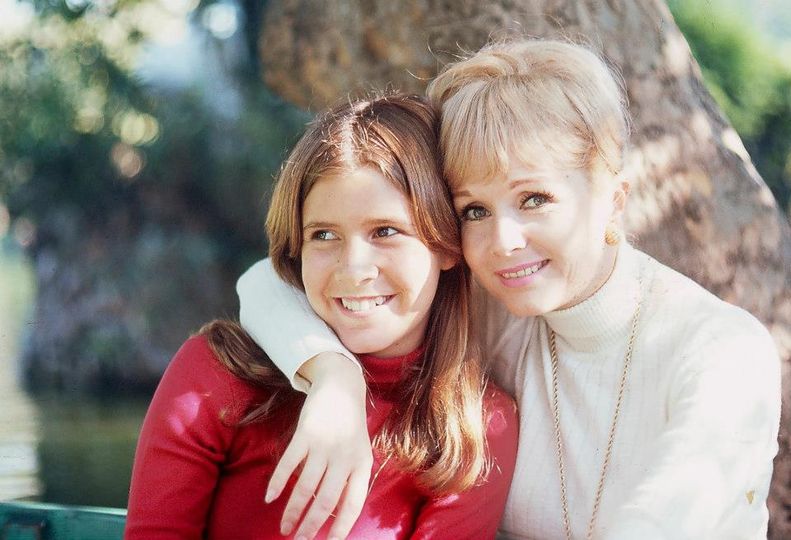 브라이트 라이츠: 스타링 캐리 피셔 앤드 데비 레이놀즈 Bright Lights: Starring Carrie Fisher and Debbie Reynolds劇照