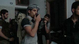 홈스는 불타고 있다 The Return to Homs劇照