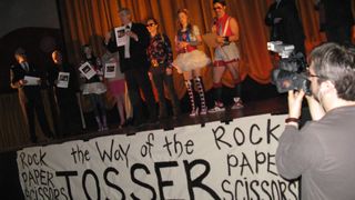 石頭，剪子，布：蠢貨之路 Rock, Paper, Scissors: The Way of the Tosser รูปภาพ