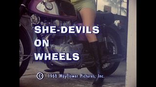 摩托魔女 She-Devils on Wheels 写真