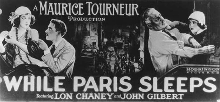 와일 패리스 슬립스 While Paris Sleeps劇照