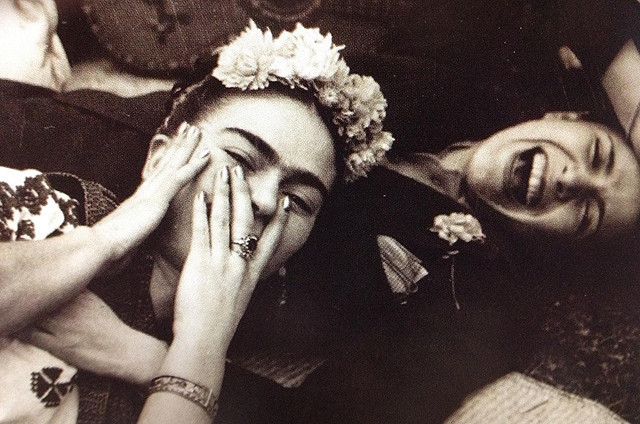 フリーダ・カーロの遺品　石内都、織るように 写真
