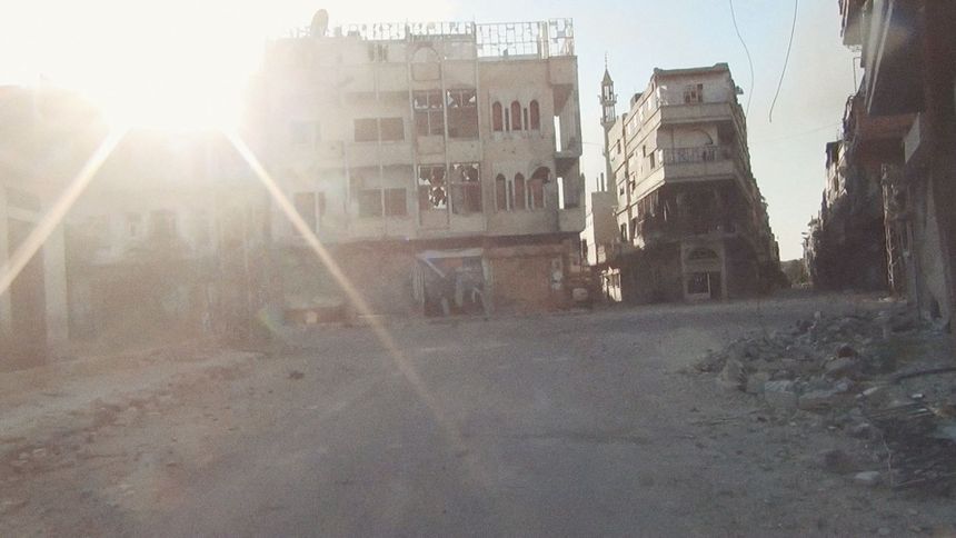 홈스는 불타고 있다 The Return to Homs Foto