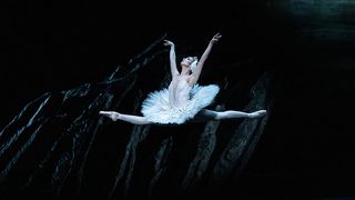 ảnh 英国ロイヤル・オペラ・ハウス　シネマシーズン 2021/22 ロイヤル・バレエ「白鳥の湖」