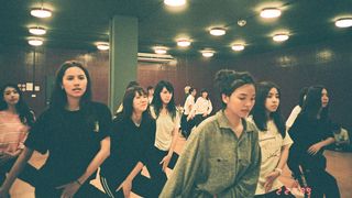 BNK48: 소녀는 울지 않는다 BNK48: Girls Don\'t Cry 사진
