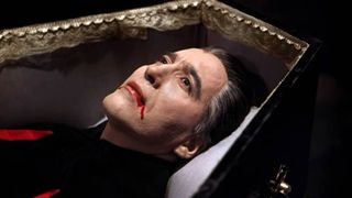 血濺墳場 Dracula Has Risen from the Grave劇照